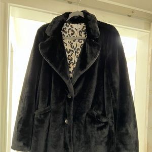 Crown Ivy, XXL, plush fake fury coat. Very soft.